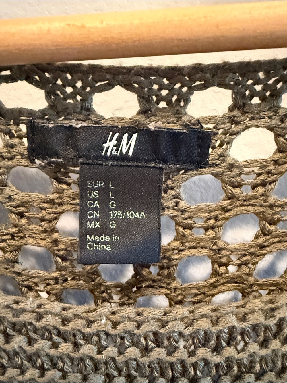 H&M Olive Green Knit Sweater with Eyelet Back Detail - Picture 3 of 3